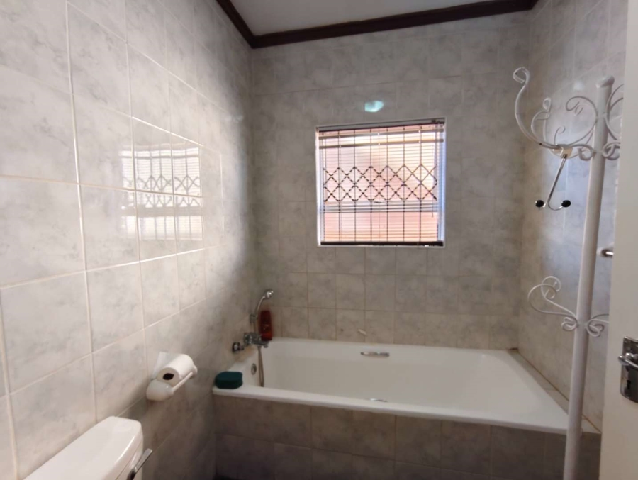 3 Bedroom Property for Sale in Langenhovenpark Free State